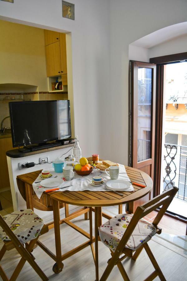 Abbardente Appartamento In Centro Cagliari Luaran gambar